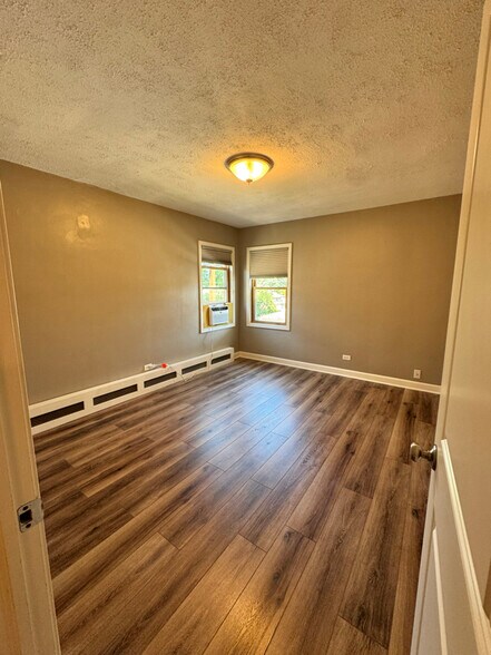 Building Photo - 2241 S 17th Ave