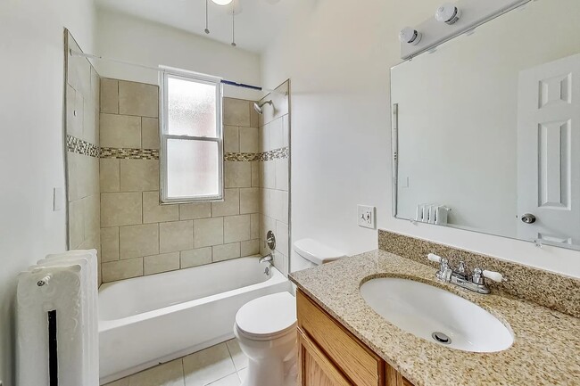 Building Photo - 137 R St NE