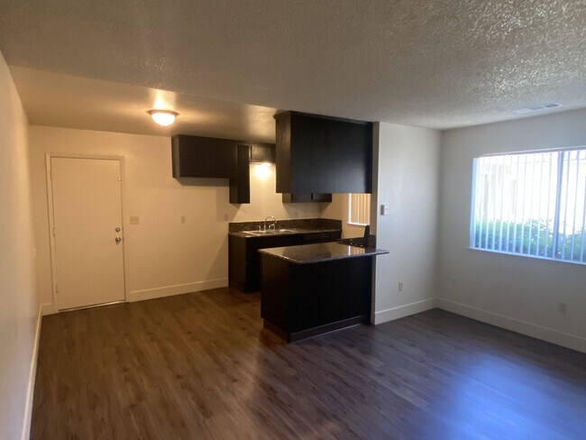 Building Photo - 3000 Jade Way