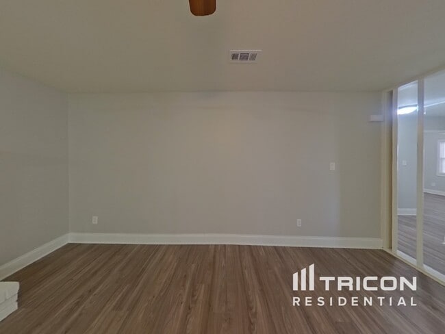 Building Photo - 8717 Timbercrest Cir