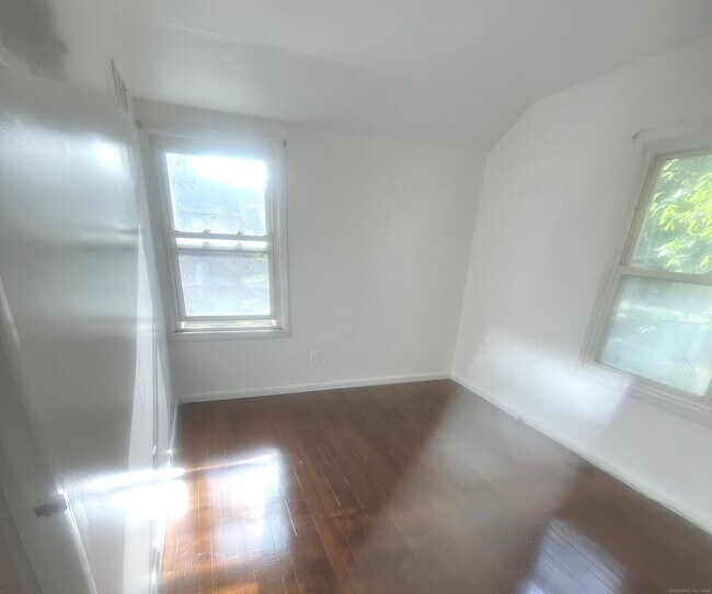 Building Photo - 25 Evers Ct