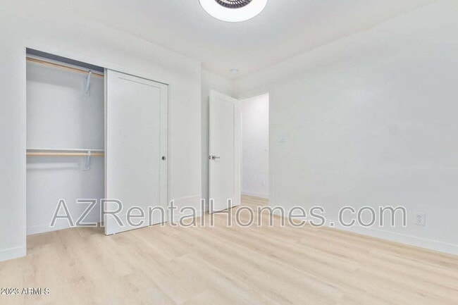 Building Photo - 3005 N 81st Pl