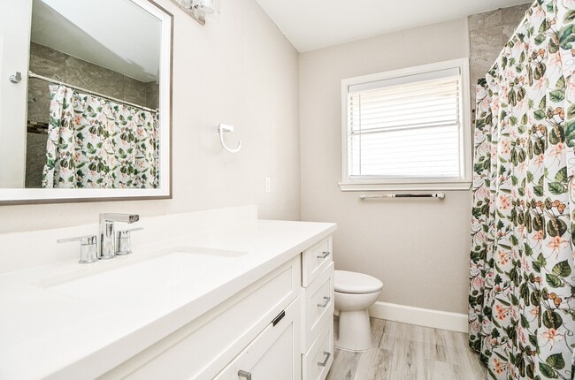 Building Photo - 4310 Woodvalley Dr