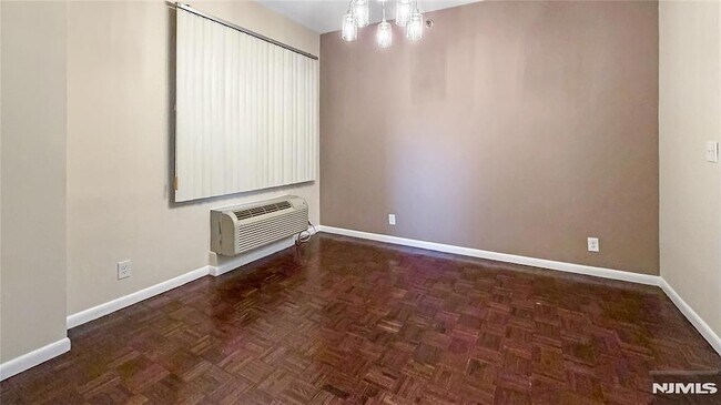 Building Photo - 326 Prospect Ave