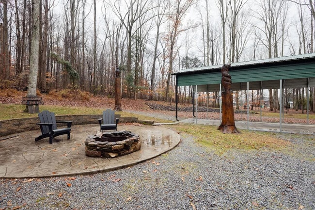 Building Photo - 521 Baywood Dr