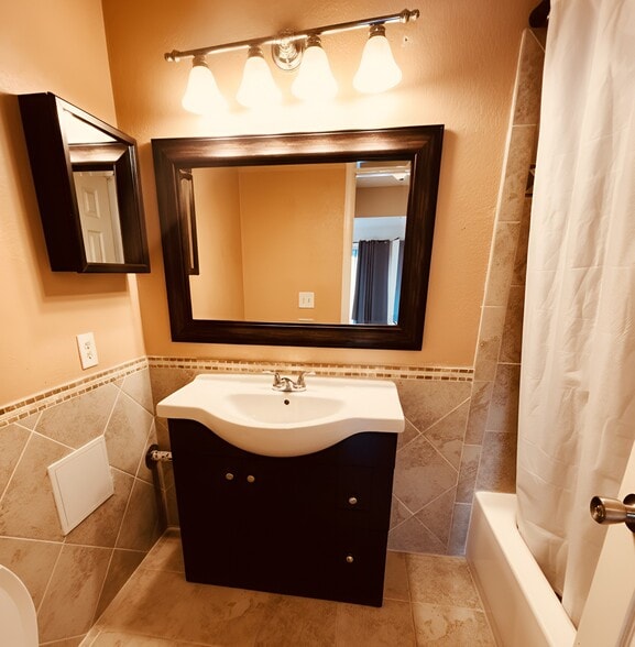 Building Photo - 5755 W Atlantic Pl