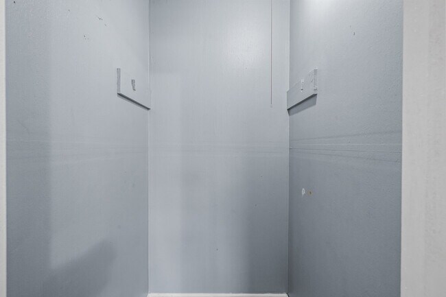 Building Photo - Large 3/2 with Access to Loop 289 and Idalou Highway