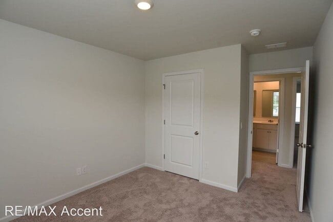 Building Photo - 4 br, 2.5 bath House - 192 Coby Lane