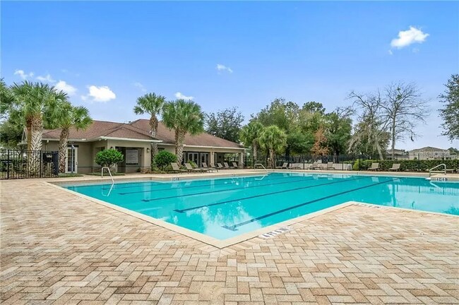 Building Photo - 552 Argyll Dr