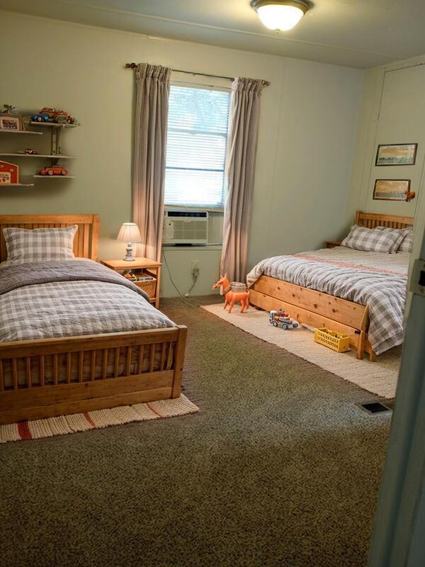 Building Photo - 721 Clear Creek Ave