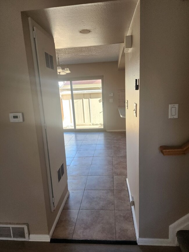 Building Photo - 8712 Mariposa St