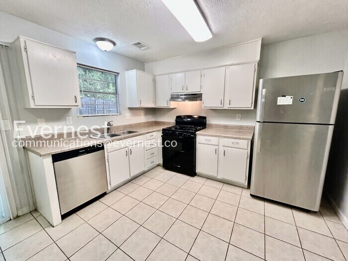 Building Photo - 1373 Mill Lake Cir