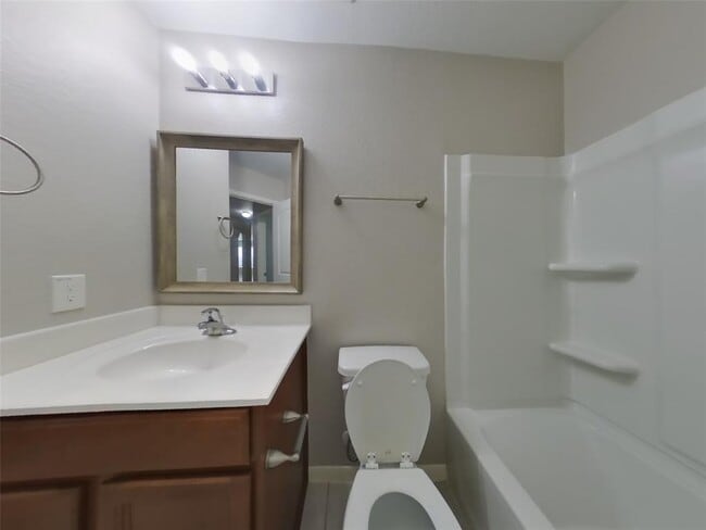 Building Photo - 904 American Monarch Dr