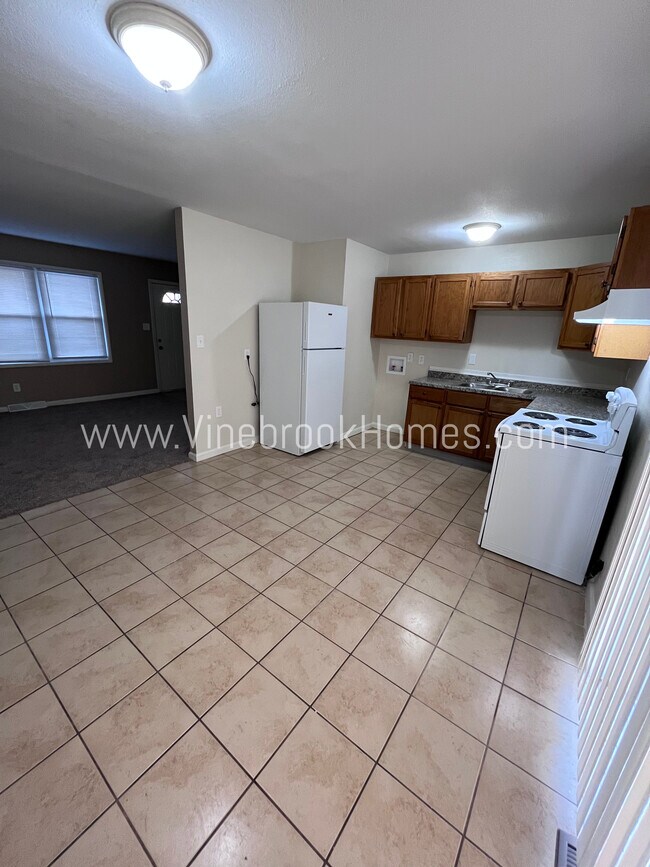 Building Photo - 8211 Ruskin Way