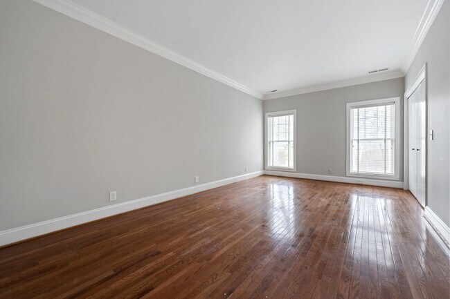 Building Photo - Fantastic one level ranch close to Carrboro