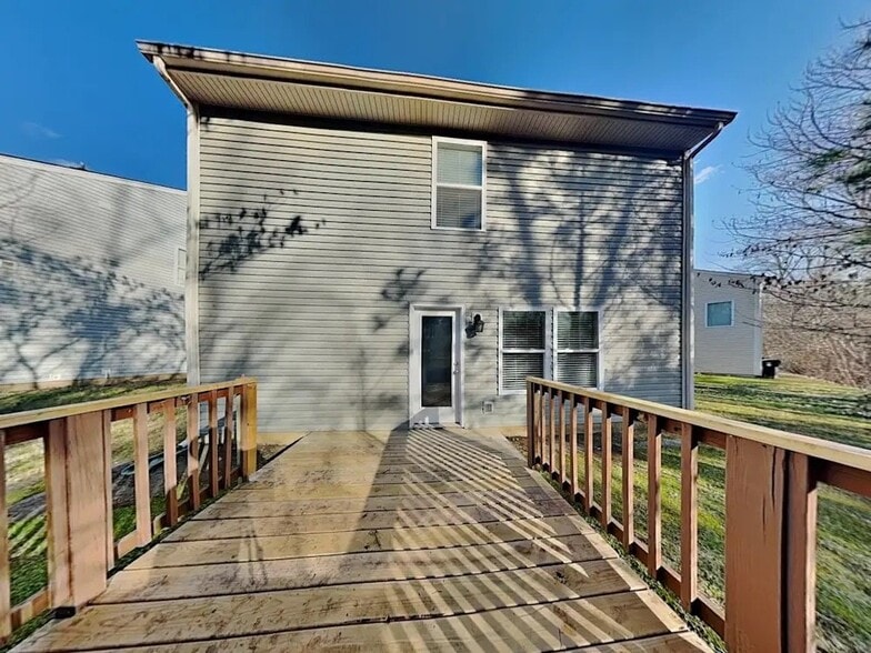 Building Photo - 235 Aershire Ct