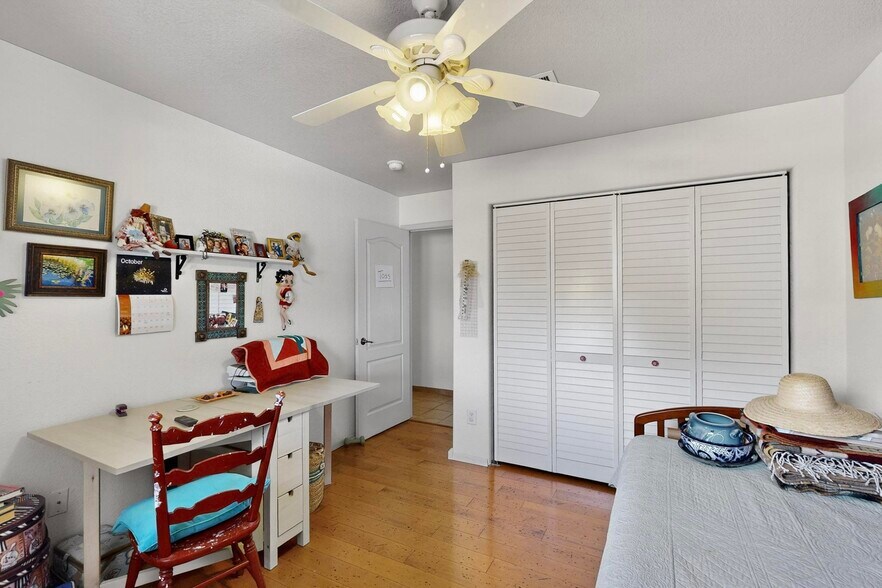 Building Photo - 2004 Vista Lejano