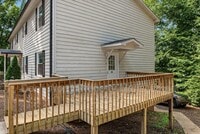 Building Photo - 615 Dumaine St