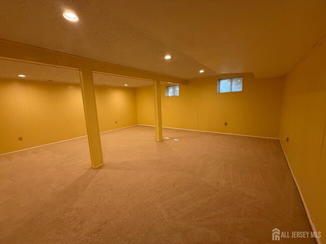 Building Photo - 1302 Edison Glen Terrace