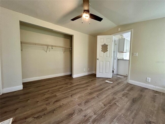 Building Photo - 612 Grove Dr