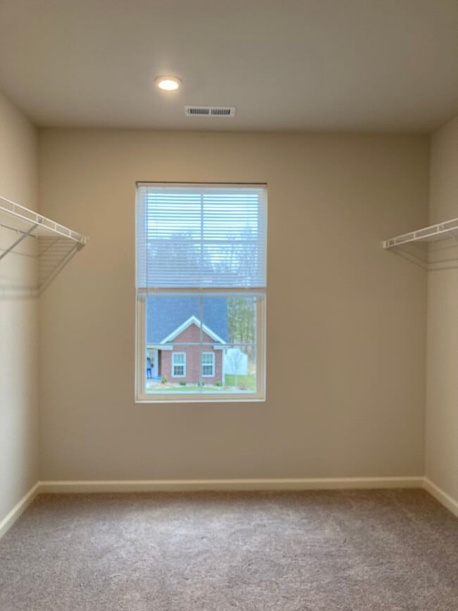 Building Photo - ** Apply TODAY ** Possibly Have Keys in Hand TOMORROW **