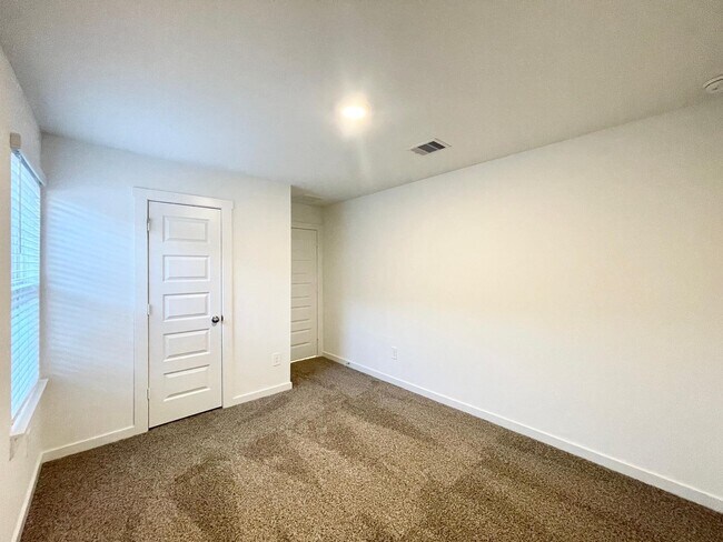 Building Photo - 30007 Foxtail Pne Ct