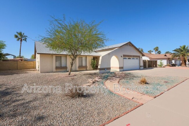 Primary Photo - 8135 W Sierra Vista Dr