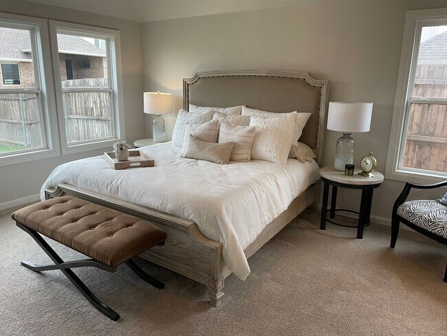 Building Photo - 4 Bed, 3 Bath in Deer Creek Schools