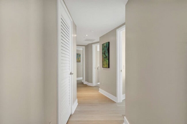 Building Photo - 4111 S Ocean Dr