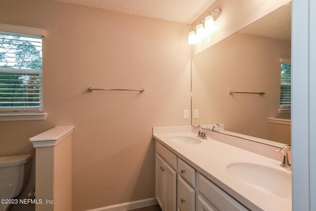 Building Photo - 7369 Palm Hills Dr