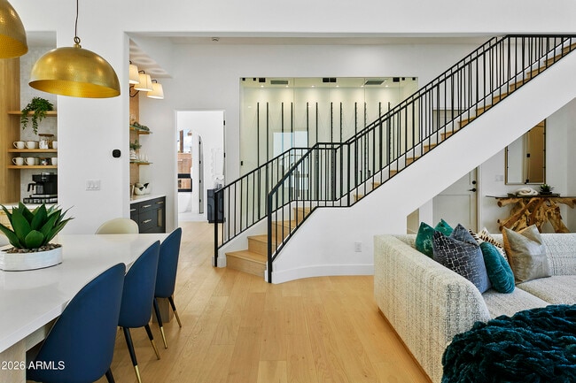 Building Photo - 4207 E Campbell Ave