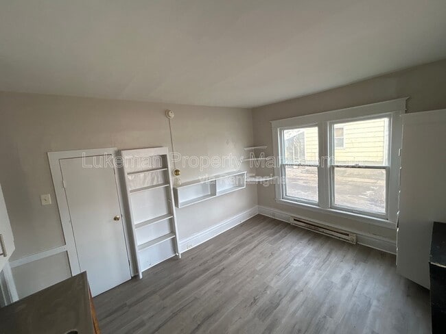 Building Photo - 418-420 Pearl St