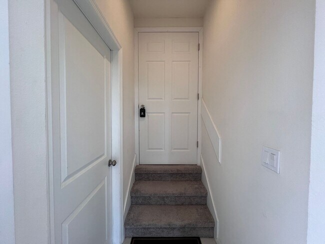 Building Photo - Gorgeous Furnished Home in Winter Garden!