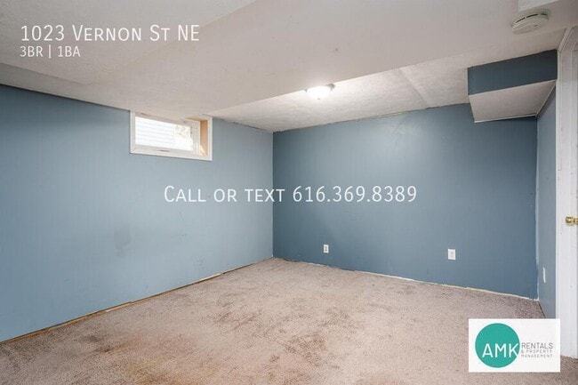 Building Photo - 1023 Vernon St NE