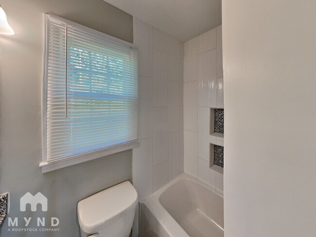 Building Photo - 3621 Firestone Dr