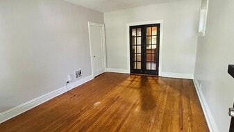 Building Photo - 5042 Mardel Ave