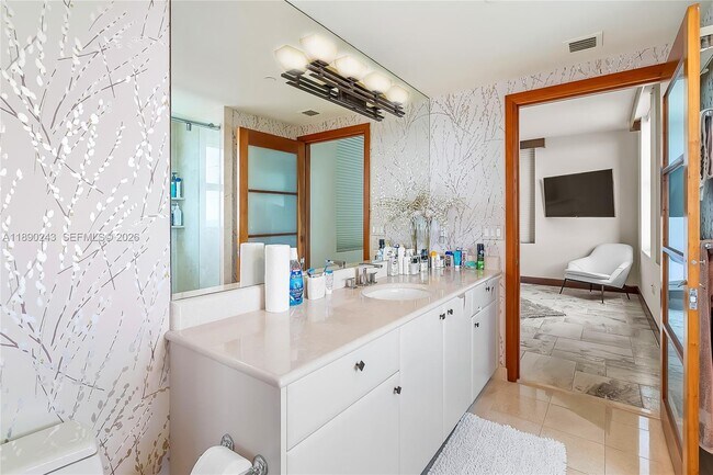 Building Photo - 2110 N Ocean Blvd