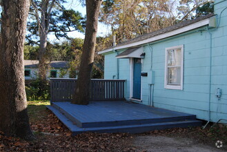 Building Photo - La Marque 6 Unit