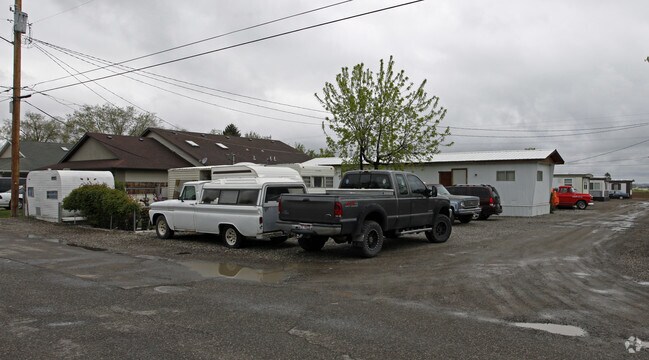 Primary Photo - 811 Falls Ave W