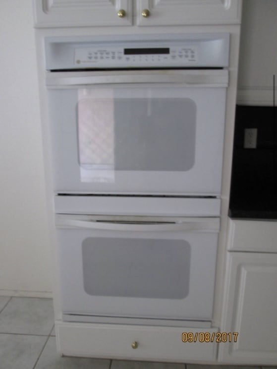 Building Photo - SUMMERLIN JEWEL! 4BD/2BA SINGLE STORY!