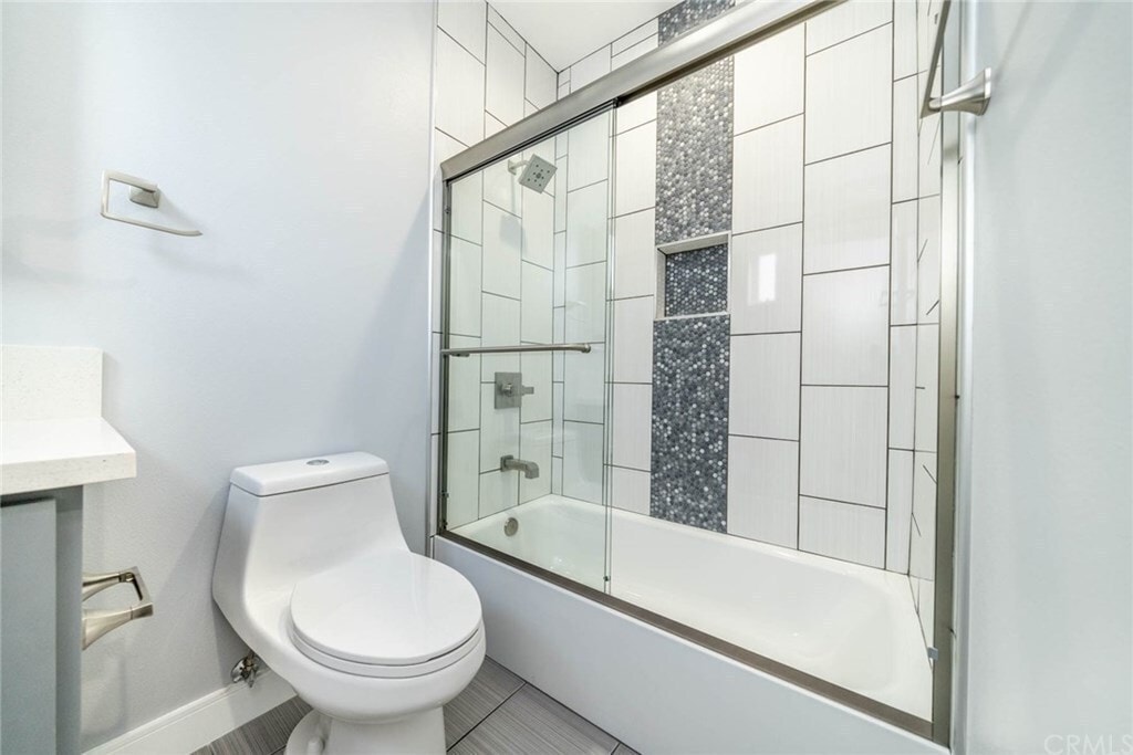 Building Photo - 4820 St Charles Pl