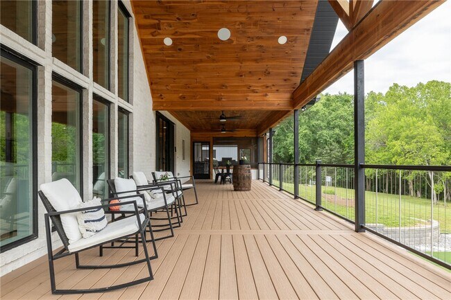 Building Photo - 2762 Wilson Ln