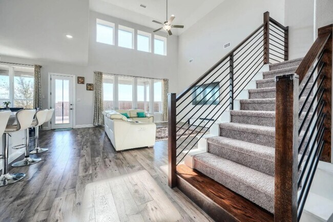 Building Photo - 16616 Sunnyland Dr