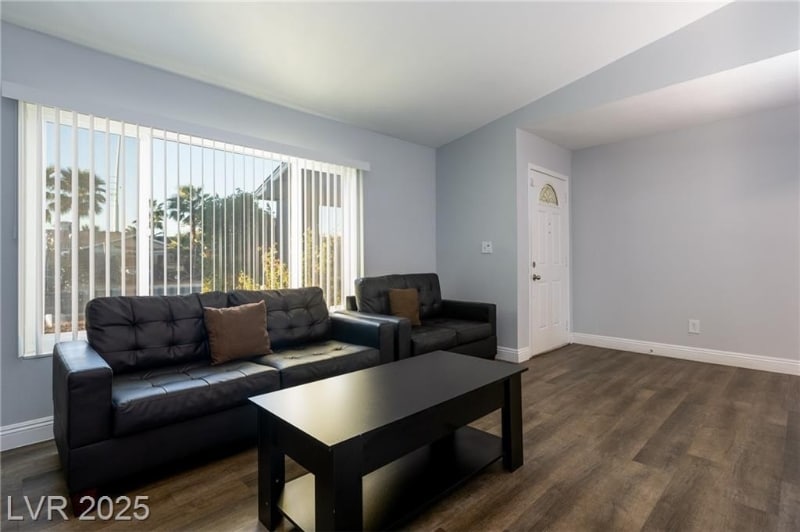 Building Photo - 2120 Wagonwheel Ave