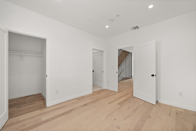 Building Photo - 3564- 3566 Eagle Rock Blvd Los Angeles, CA...