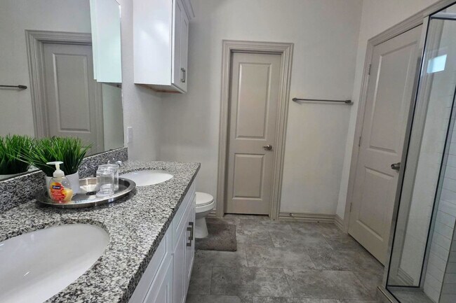 Building Photo - 2704 Sam Wilson St