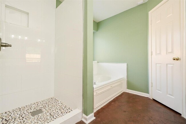 Building Photo - 22823 Williamschase Dr