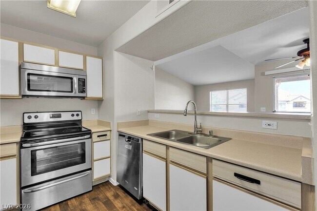 Building Photo - 2300 E Silverado Ranch Blvd