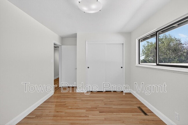 Building Photo - 3937 Orangewood Dr