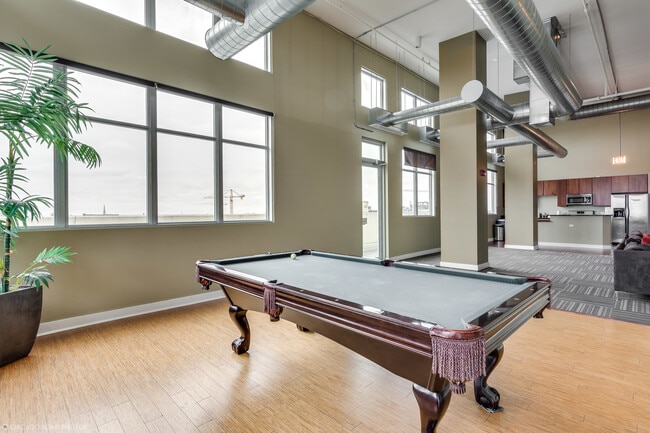 Building Photo - 901 W Madison St